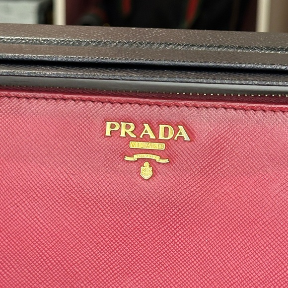 Prada Saffiano Zippy Wallet - Picture 2 of 15